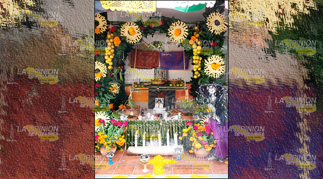 Mezcla de tradiciones por el Día de Muertos diademuertos