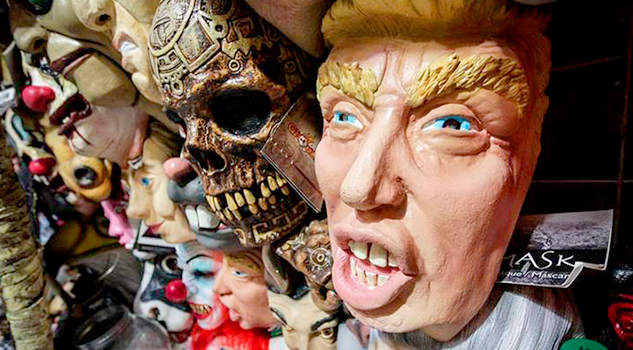 ¡De terror! Trump y su peinado la máscara más buscada para Halloween