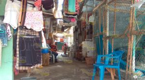 Locatarios padecen la falta de la energía eléctrica