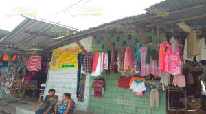 Locatarios padecen la falta de la energía eléctrica