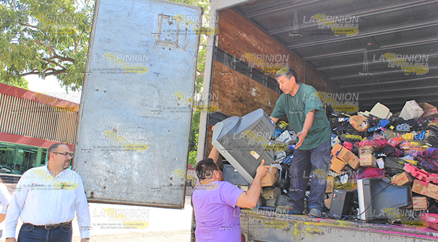 Basura electrónica en el olvido