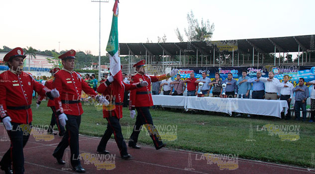 ¡Espectacular apertura! XLIII TORNEO DE FUTBOL DE LOS BARRIOS