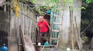 Emergencia en Álamo por inundaciones Todos sacaban las aguas de sus casas.