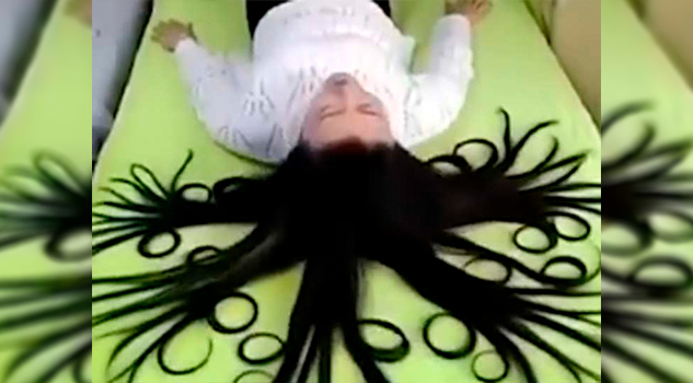 Video: El pelo 'vivo' de esta mujer sorprendió en redes sociales