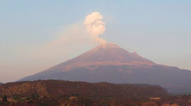 Volcán Popocatépetl tuvo 625 fumarolas con vapor de agua, gas y ceniza