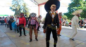 Sector educativo impulsa las tradiciones