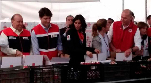 Justin Trudeau arma despensas en Cruz Roja de Polanco Justin Trudeau Arma Despensas Cruz Roja Polanco