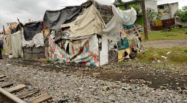 Pobreza creció en Veracruz de 57% en 2010 a 62% en 2016: Coneval