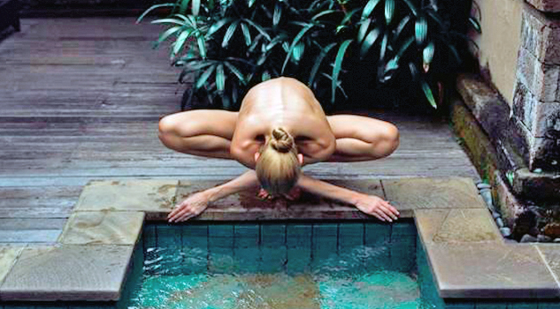 La última obsesión en Instagram: Yoga desnudo
