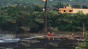 Video: Se incendia batería del pozo 55 de Plan de Ayala