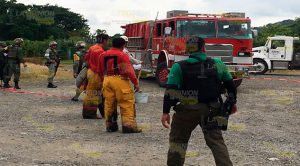 Video: Se incendia batería del pozo 55 de Plan de Ayala