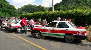 Carambola de taxis en la Chote - Papantla Carambola Taxis Carretera Chote Papantla