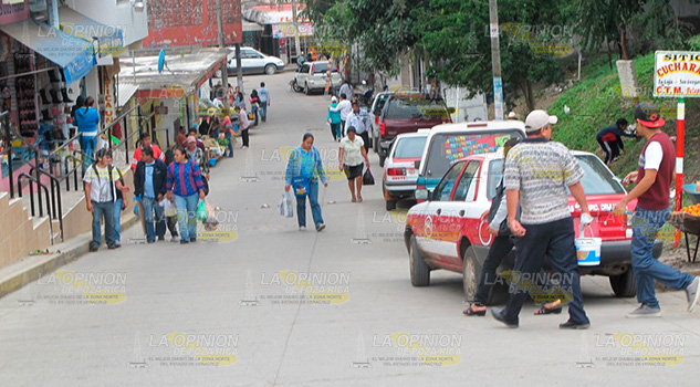 Comercio informal invade más arterias en la zona centro Comercio Informal Invade Arterias Zona Centro