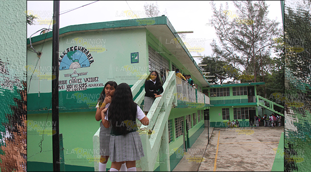 Conflicto en telesecundaria
