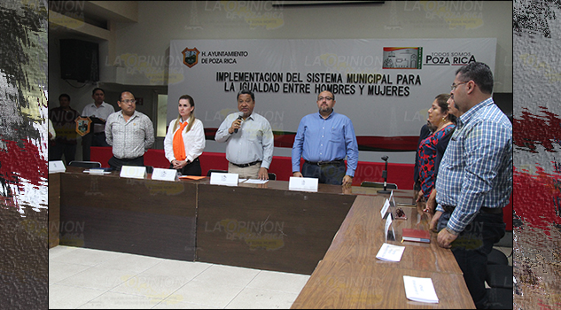 Firman convenio por la Equidad