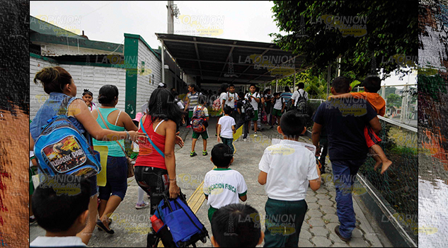 Escuelas pierden matricula