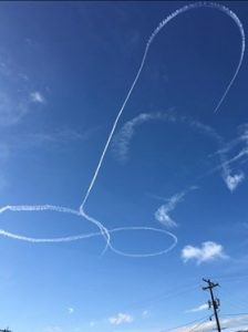 Piloto de la armada realiza un dibujo inapropiado Piloto Armada Realiza Dibujo Inapropiado
