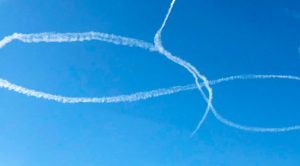 Piloto de la armada realiza un dibujo inapropiado Piloto Armada Realiza Dibujo Inapropiado