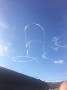 Piloto de la armada realiza un dibujo inapropiado Piloto Armada Realiza Dibujo Inapropiado