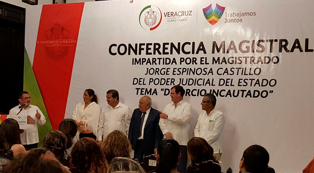 Reconocen labor de abogados de Veracruz