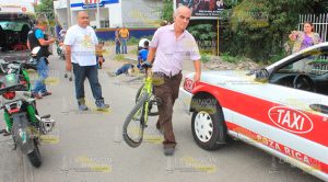 Taxista arrolla a ciclista