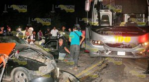 Sentra impacta a ADO, 2 lesionados