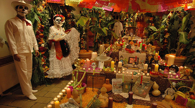 ¿Que significan los elementos en las ofrendas Del Día De Muertos?