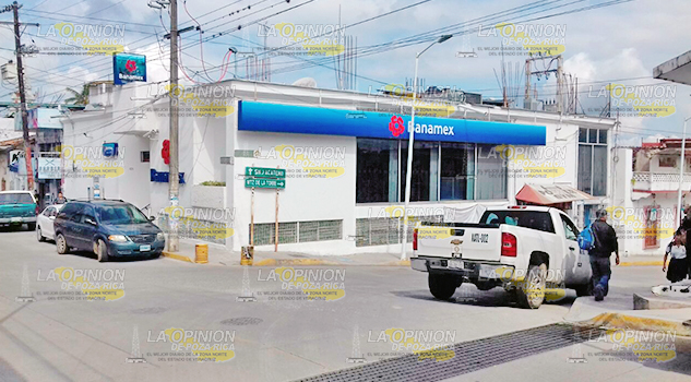 Delincuentes visitan sucursal Banamex