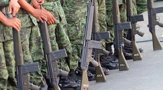 Se instalarán dos bases del Ejército en Coatzacoalcos, informa Yunes Linares