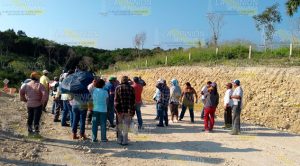 Bloquean la carretera e impiden acceso a compañia