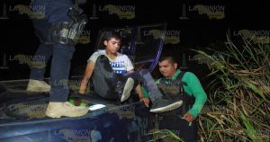 Borrachos vuelcan su Volkswagen