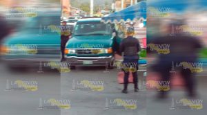 Causo destrozos con su camioneta en la zona centro