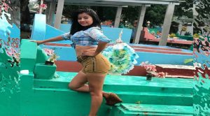 Indignación: un grupo de adolescentes publicó fotos en Facebook posando en un cementerio