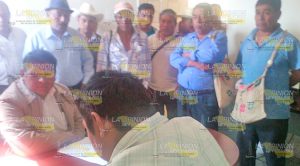Cierra carretera de Chicontepec a Benito Benito Juarez