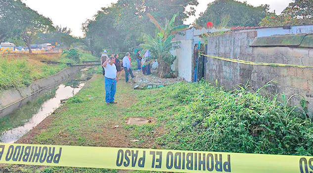 Colectivos de desaparecidos buscan fosas en Coatzacoalcos