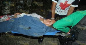 Mujer desmayada de tanto coraje