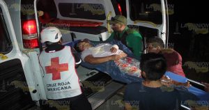 Mujer desmayada de tanto coraje