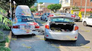 Choque; Corola Impacta a dos Vehículos