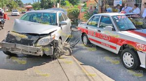 Choque; Corola Impacta a dos Vehículos