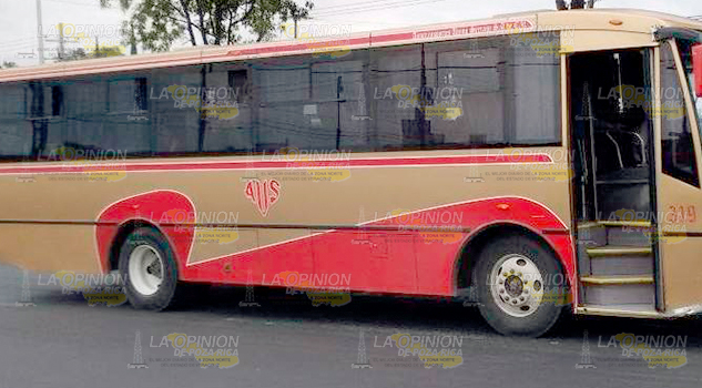 Asaltan a chofer y pasajeros