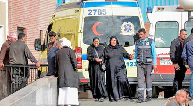 Sube a 305 los muertos en masacre contra mezquita en Egipto