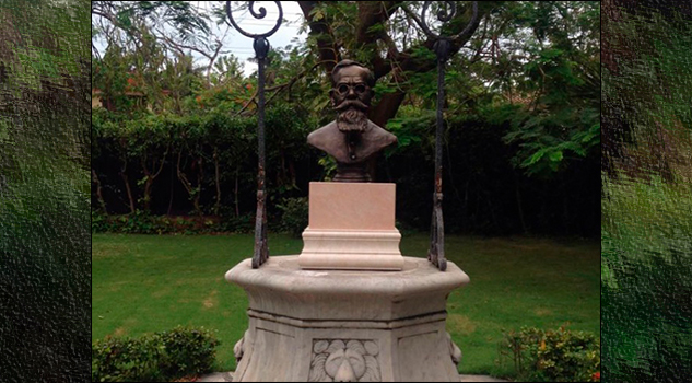 Develan busto de Carranza en casa del embajador de México en Cuba