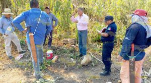 Quema de pastizal causa movilización