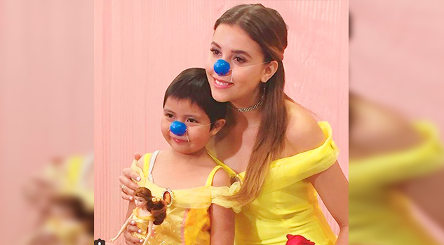 Paulina Goto se disfraza de princesa por noble causa