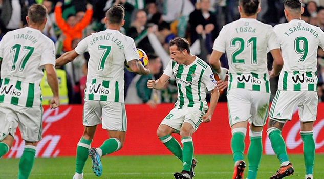Guardado anota un golazo en el empate del Betis ante el Girona