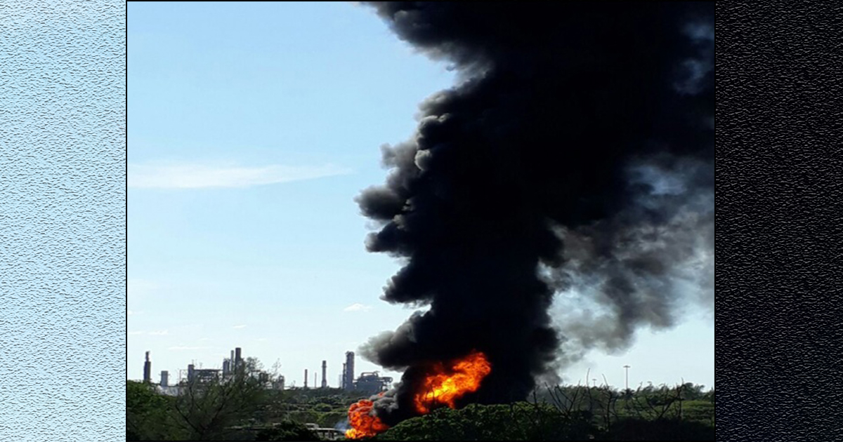 Registran incendio en estacionamiento clandestino de pipas en Tamaulipas