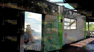Se incendia una escuela primaria: alumnos son evacuados