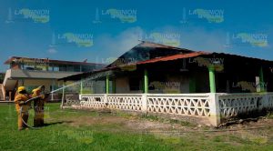 Se incendia una escuela primaria: alumnos son evacuados