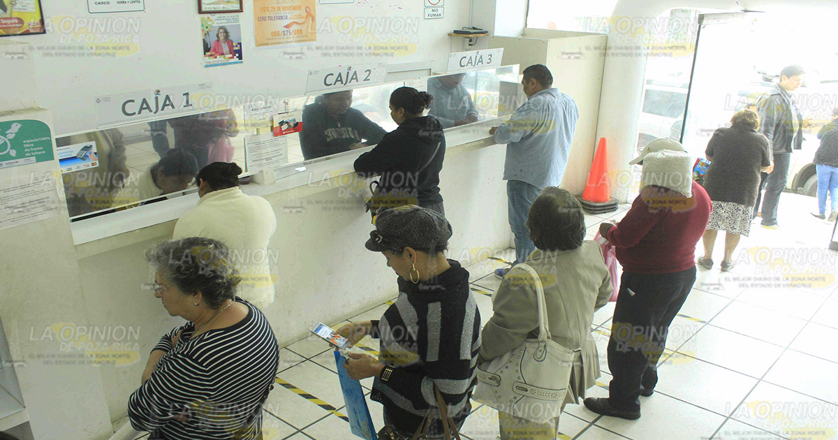 Exigen agua, pero no pagan a CAEV