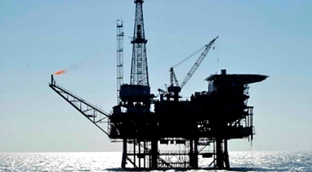 Aumentan precios del petróleo previo a cita de la OPEP